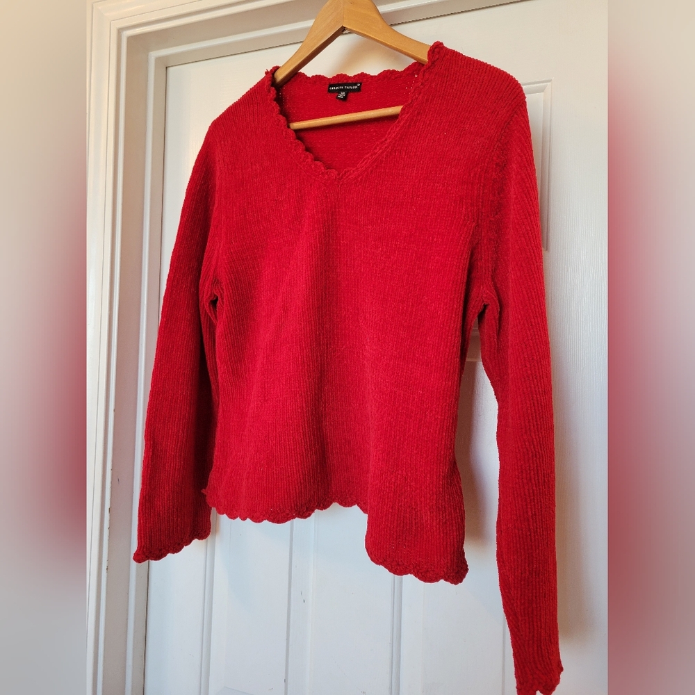 Carolyn Taylor Knit Scalloped-Edge V-neck Sweater